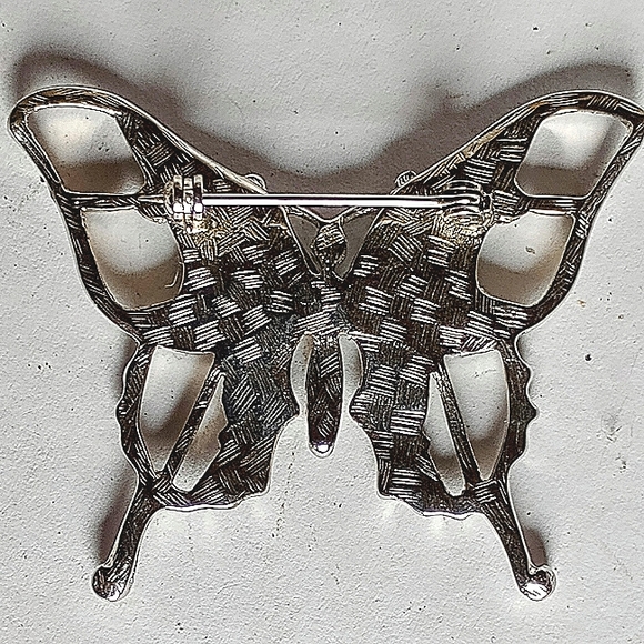 Vintage Beautiful Liz Claiborne ,Large silver and enamel Butterfly - Picture 2 of 2